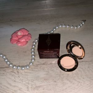 Charlotte Tilbury airbrush powder